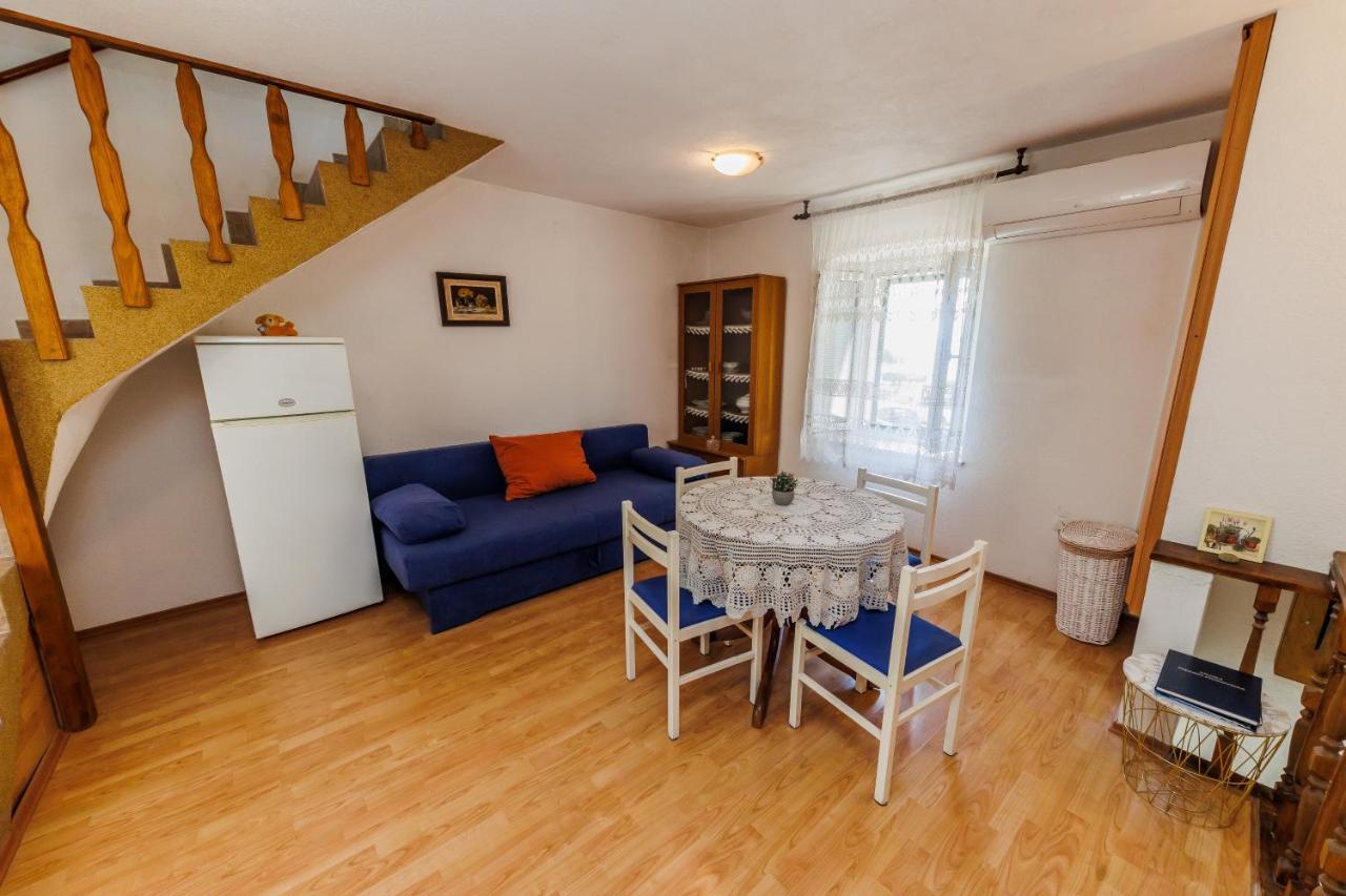 Apartman Luca Kaštela Exteriör bild